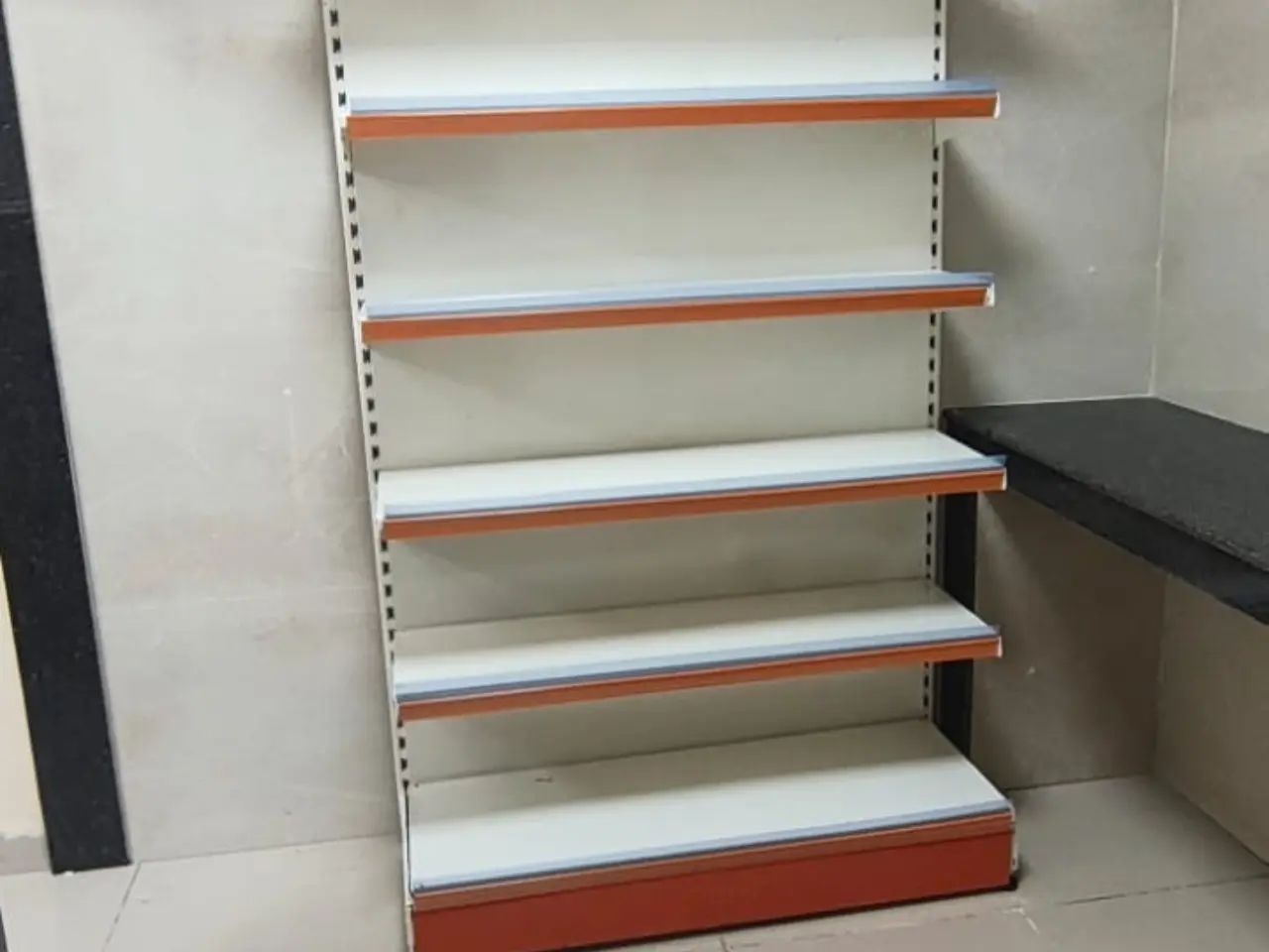 968645098_pharmacy display rack Bhopal.webp